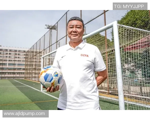 足球明星签名背后的中国故事与文化传承探索 足球明星签名背后的中国故事与文化传承探索